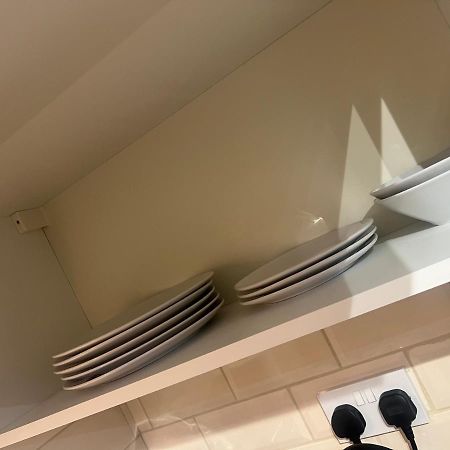 Large Modern Studio Flat Apartment London Bagian luar foto