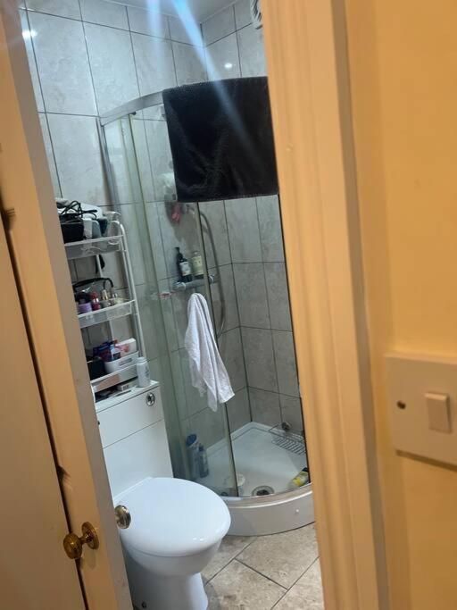 Large Modern Studio Flat Apartment London Bagian luar foto