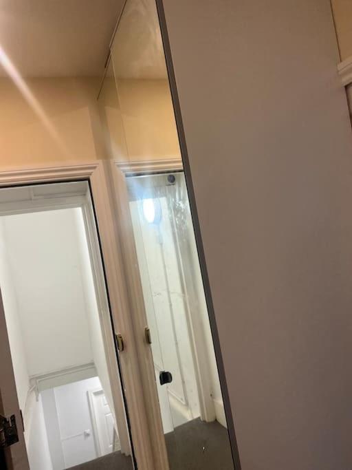 Large Modern Studio Flat Apartment London Bagian luar foto