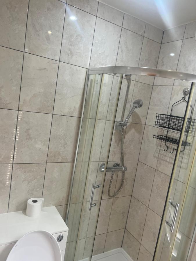 Large Modern Studio Flat Apartment London Bagian luar foto