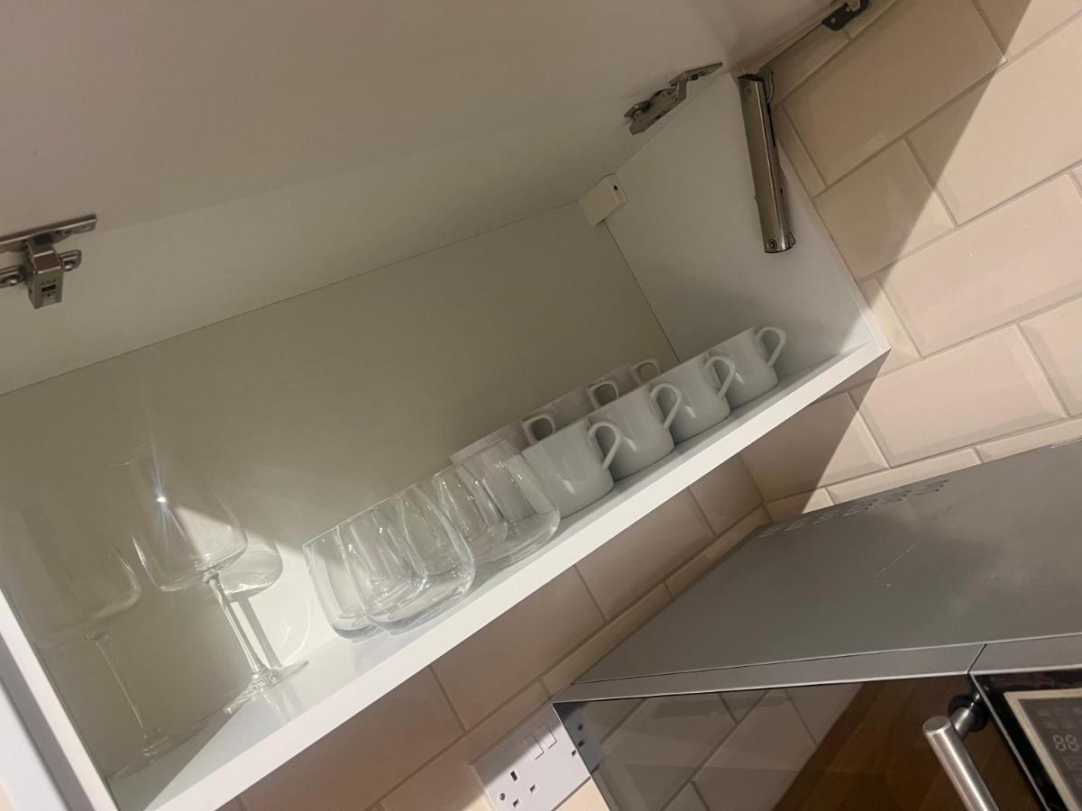 Large Modern Studio Flat Apartment London Bagian luar foto